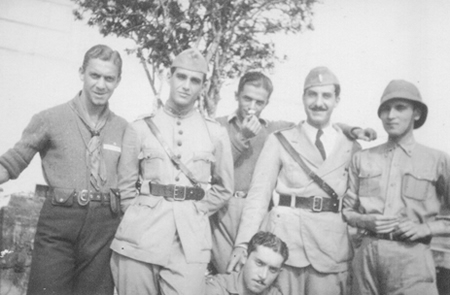 Goffredo (à direita) com 17 anos, na Revolução de 1932. O segundo da esquerda para a direita é Annibal Raposo do Amaral, médico, que viria a ser seu sogro três décadas depois