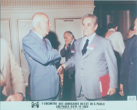 Goffredo com Ulysses Guimarães, na Sala dos Professores (Faculdade de Direito da USP), no 1º Encontro dos Advogados do Estado de São Paulo, em dezembro de 1982