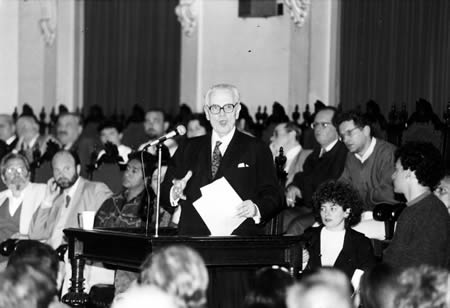 Goffredo discursa durante ato cívico contra a revisão constitucional no Salão Nobre da Faculdade de Direito da USP, em 13.09.1993. Fotos: Pisco Del Gaiso/Folha Imagem