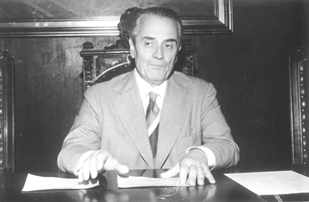 Goffredo em aula na Sala João Mendes (Faculdade de Direito da USP) em abril de 1981